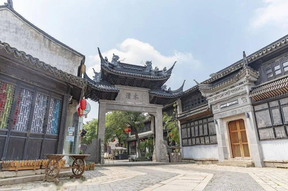 乾隆：12岁初见康熙，竟成一生转折，雍正在其中扮演了什么角色？